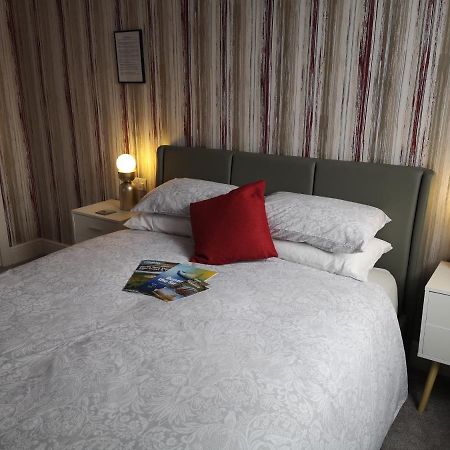 The Phoenix Guest House スカーバラ エクステリア 写真